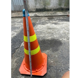 cọc tiêu giao thông phản quang 